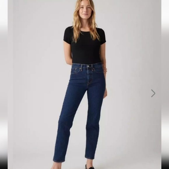 Levi's Denim - NWT Levis Wedgie Fit Size 29 Dark Wash